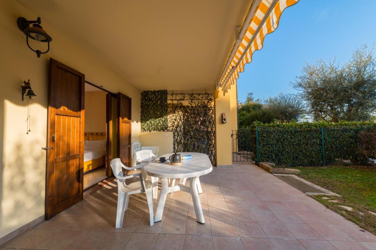 Gardappartamenti Tito Speri Pool And Garden Sirmione Exterior foto