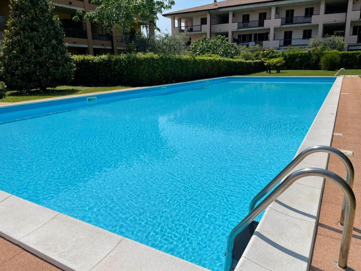 Gardappartamenti Tito Speri Pool And Garden Sirmione Exterior foto